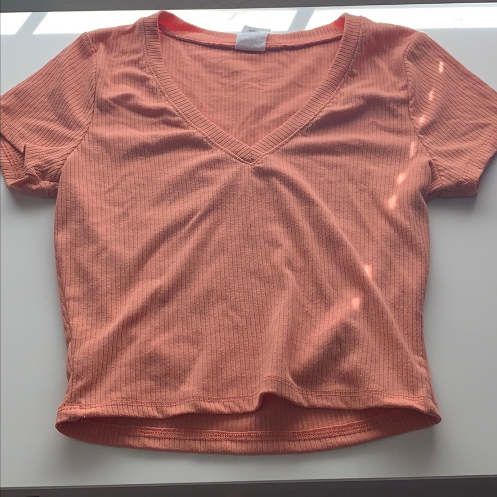 Tilly’s Peach color v neck crop top